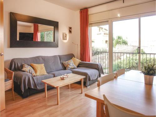 Three-bedroom Apartment In Castello D'empuries