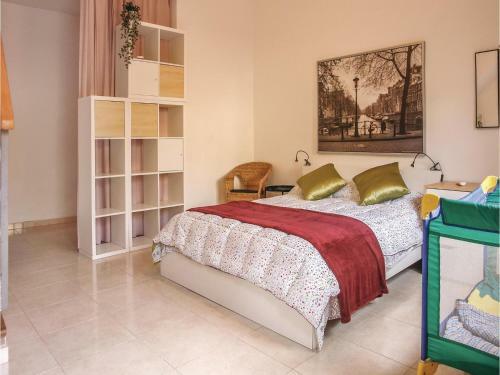 Three-bedroom Apartment In Castello D'empuries