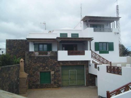 Conil Villa Sleeps 6 Pool Wifi