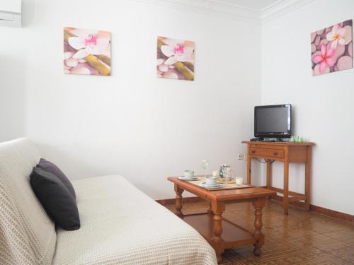 Apartamentos Azor�n Con Aire Acondicionado