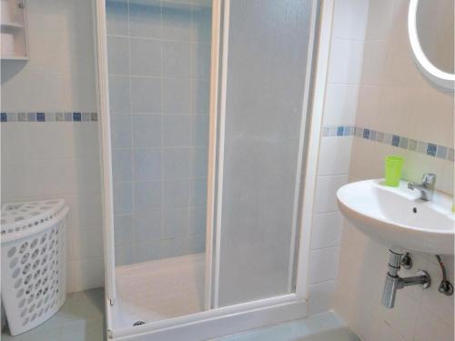 Two-bedroom Holiday Home In Conil De La Frontera