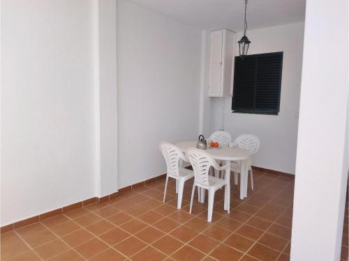 Two-bedroom Holiday Home In Conil De La Frontera