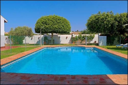 Casa Con Piscina Compartida