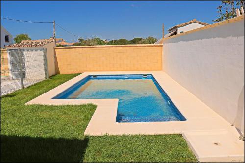 Bungalow En Conil Con Piscina