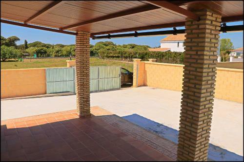 Bungalow En Conil Con Piscina