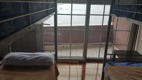 Albergue-hostel Playa De Quenxe