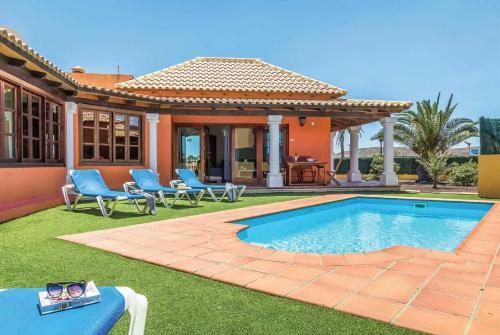 Corralejo Villa Sleeps 4 Air Con Wifi