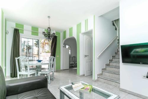 Corralejo Villa Sleeps 5 Air Con Wifi