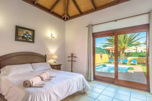 Corralejo Villa Sleeps 4 Pool Air Con Wifi