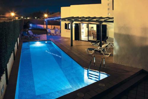 Corralejo Villa Sleeps 6 Pool Wifi
