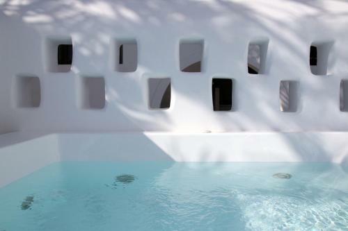 Spiros Hotel