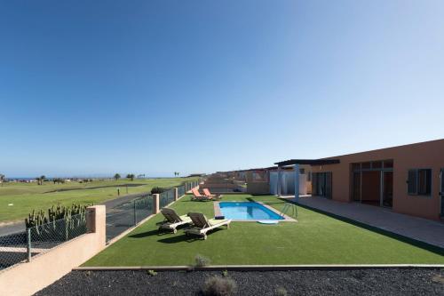 Villas Caleta Beach & Golf