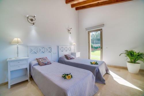 Costitx Villa Sleeps 8 Pool Air Con Wifi