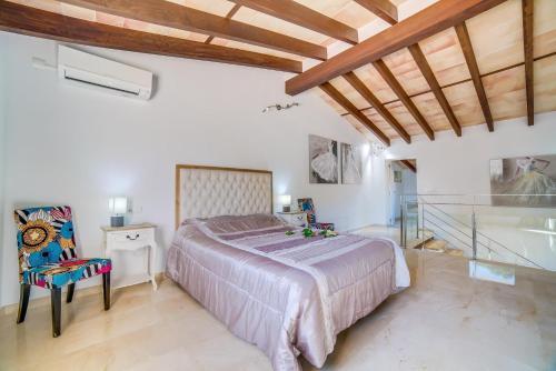 Costitx Villa Sleeps 8 Pool Air Con Wifi