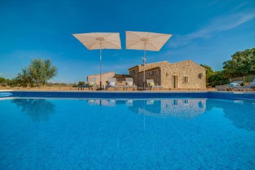 Costitx Villa Sleeps 8 Pool Air Con Wifi