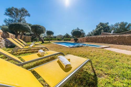 Costitx Villa Sleeps 6 Pool Air Con Wifi