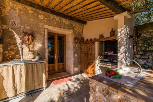 Costitx Villa Sleeps 6 Pool Air Con Wifi
