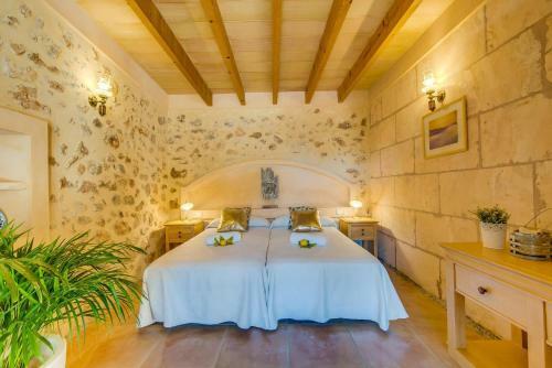 Costitx Villa Sleeps 6 Pool Air Con Wifi