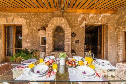 Costitx Villa Sleeps 6 Pool Air Con Wifi