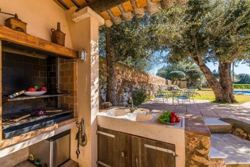 Costitx Villa Sleeps 6 Pool Air Con Wifi