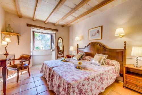 Costitx Villa Sleeps 8 Pool Air Con Wifi