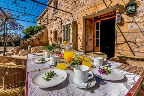 Costitx Villa Sleeps 8 Pool Air Con Wifi