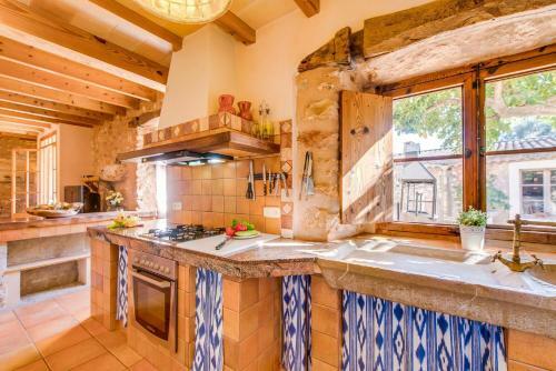 Costitx Villa Sleeps 8 Pool Air Con Wifi