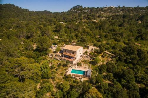 Ullaro Villa Sleeps 9 Pool Air Con Wifi