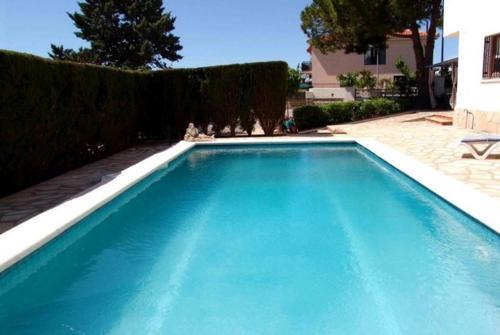 Cubelles Villa Sleeps 10 Pool