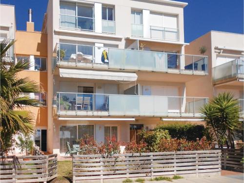 Four-bedroom Apartment In Cubelles