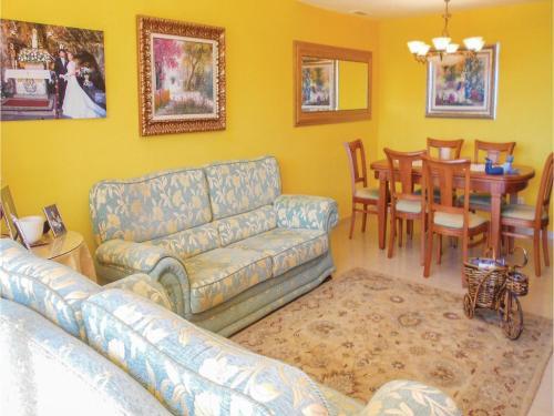 Four-bedroom Apartment In Cubelles