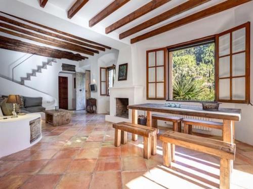 Deia Villa Sleeps 6 Wifi