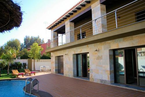 Torrecarrals Villa Sleeps 10 Pool Wifi