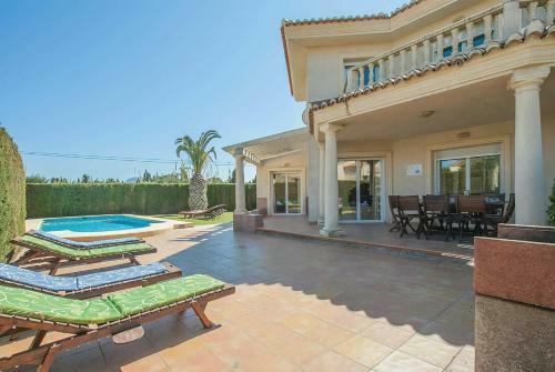 Setla Villa Sleeps 8 Air Con Wifi