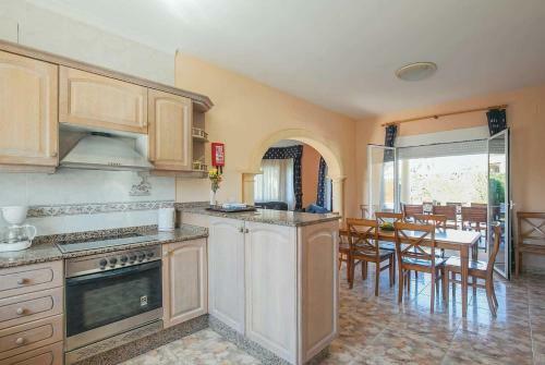 Setla Villa Sleeps 8 Air Con Wifi