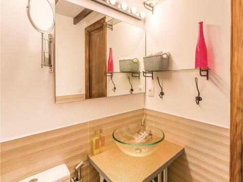 Three-bedroom Holiday Home In Campello