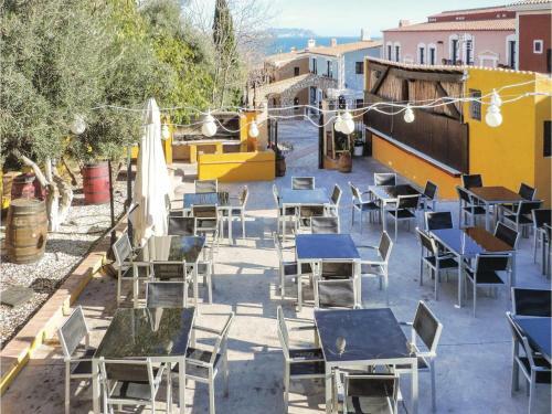 Three-bedroom Holiday Home In Campello