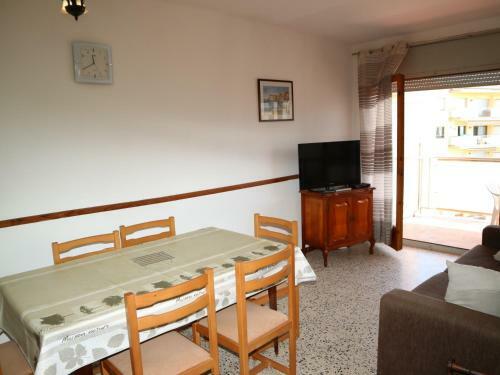 Apartamento Rosas III 6 6