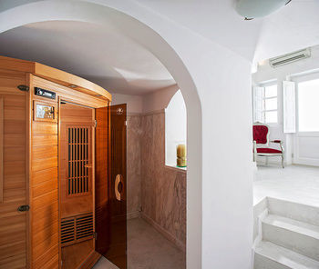 Hotel Above Blue Suites