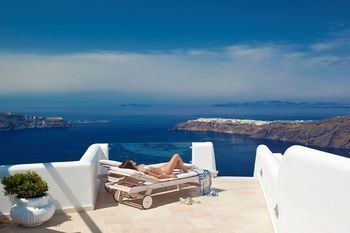 Hotel Above Blue Suites