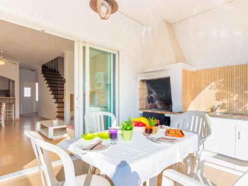 Holiday Home Port Rhodes 82