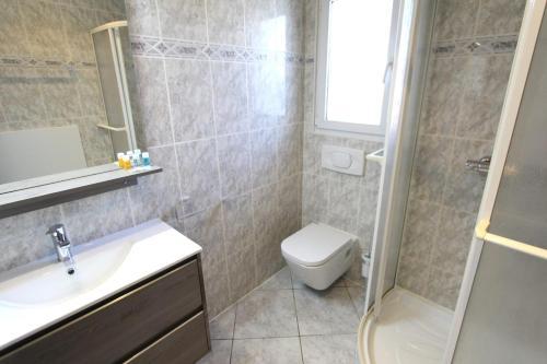 Villa Leon Inmo Alberes 174 A - 10007