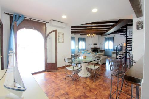 Villa Leon Inmo Cap Ras 29 G - 10627