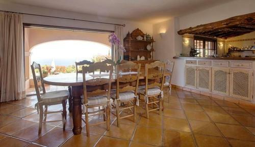 Cubells Villa Sleeps 8 Pool Air Con Wifi
