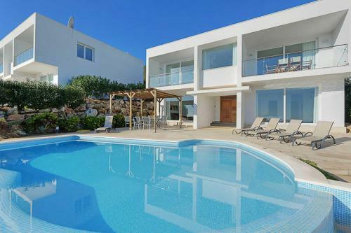 Villa Tin Dos