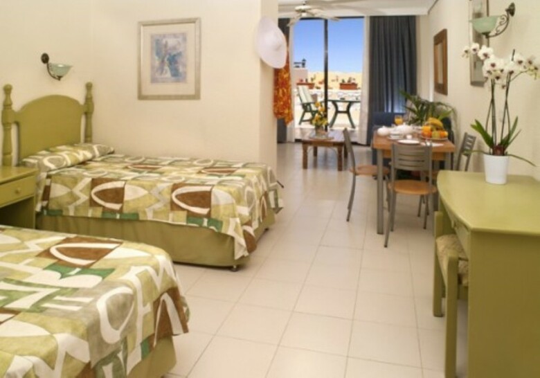 Aparthotel Paradise Court