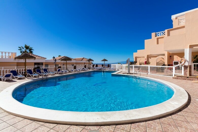 Aparthotel Paradise Court