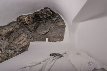 Hotel Iliovasilema Suites