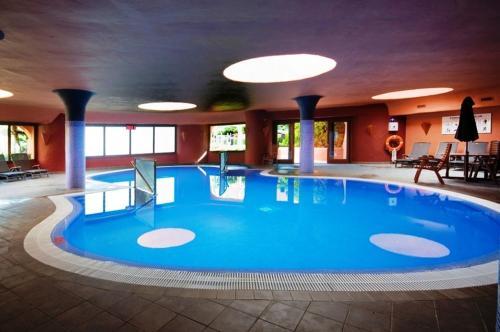 2 Bedrooms Apartment Frontline Beach Near Marbella