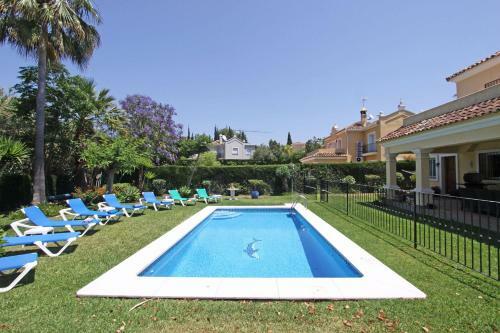 1106 Marbella Large Family Villa